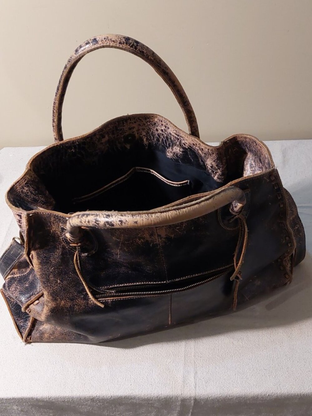 BED|STU Rockaway Brown/Black Lux Distressed Leather Shoulder/Crossbody Tote O/S - Picture 7 of 16